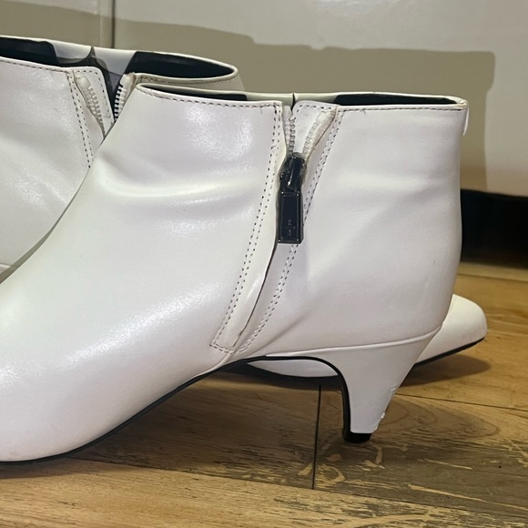 White booties - Picture 3 of 3